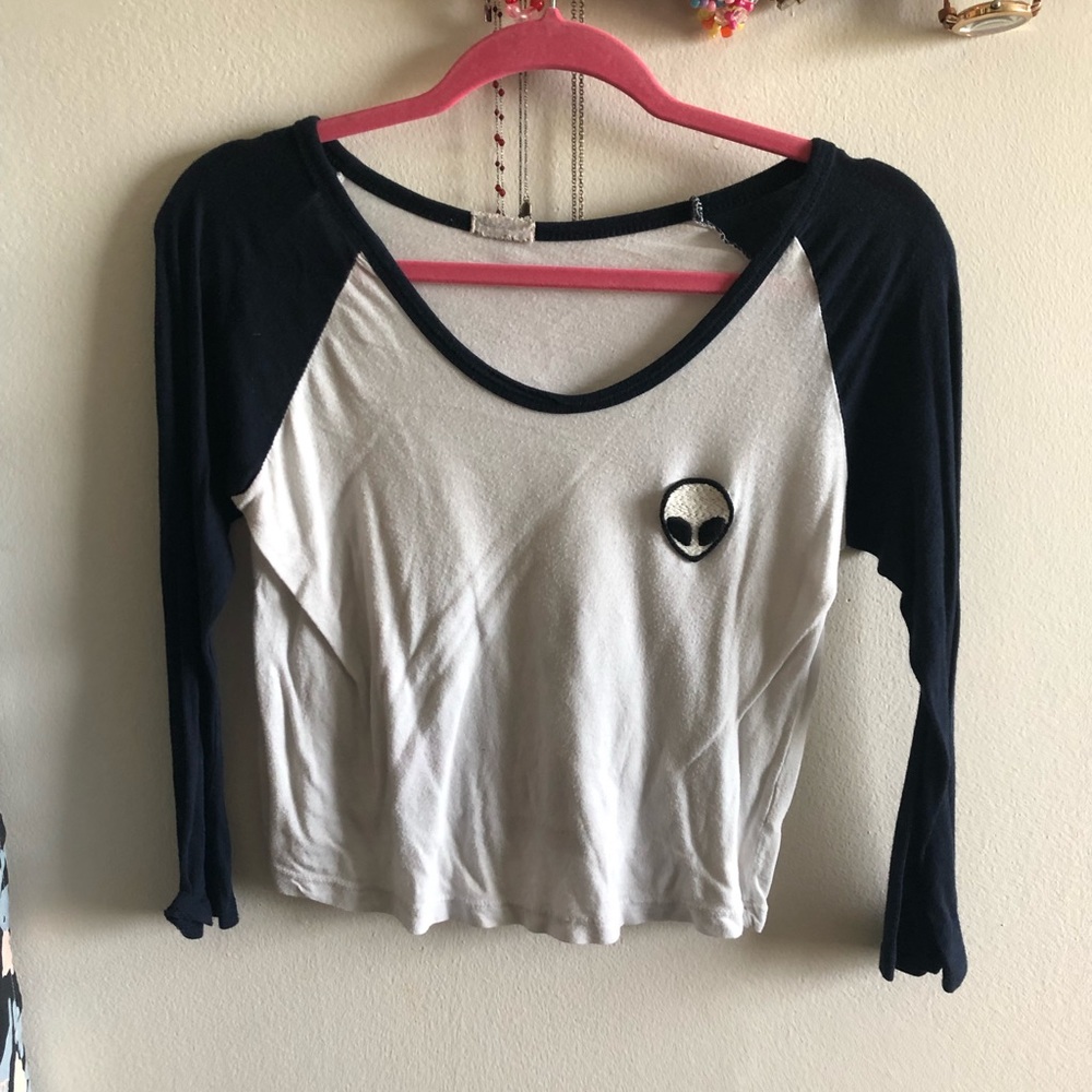 Long sleeve crop